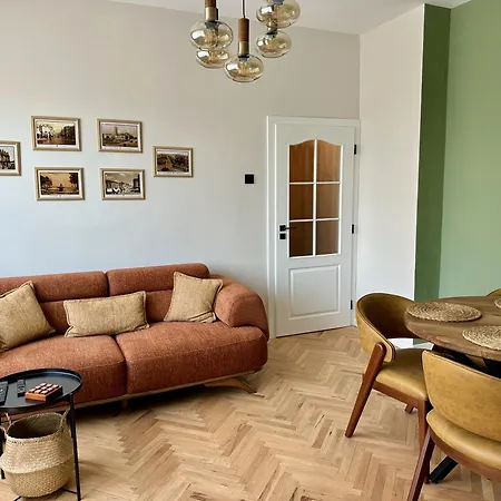 Apartment M9 *