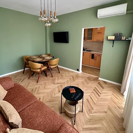 M9 Apartment Warna